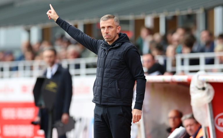 L'entraîneur anglais Gary O'Neil à la tête du RC Strasbourg lors du déplacement àt Brest le 13 mai 2026