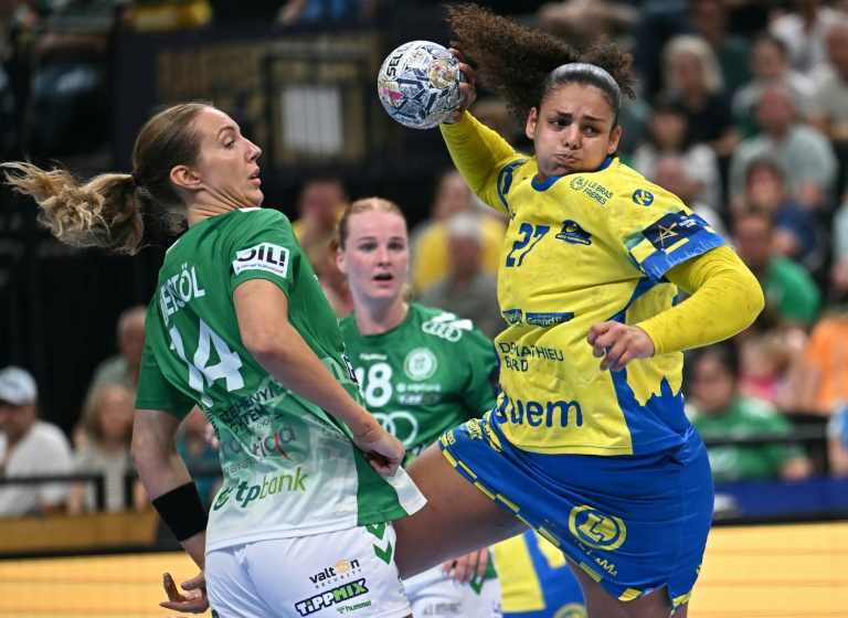 La pivot de Metz Sarah Bouktit autrice d'une performance majuscule contre Gyôr en finale de la Ligue des champions de hand à Budapest, le 7 juin 2026