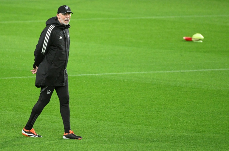 L'entraîneur de Brest Eric Roy lors d'un entraînement avant un match de Ligue des champions contre Barcelone,  le 25 novembre 2024