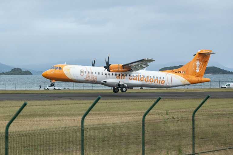 Air Calédonie, déjà fragilisée depuis le Covid et les émeutes de 2024, a été placée en redressement judiciaire le 14 avril et joue sa survie
