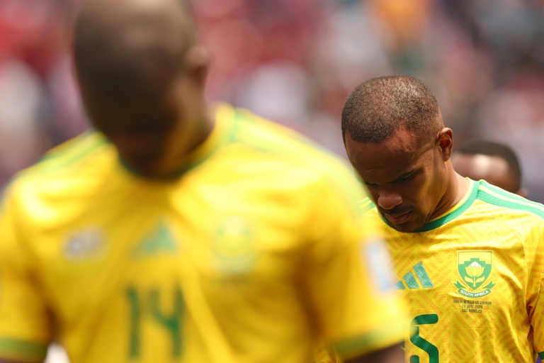 La déception de l'attaquant sud-africain Iqraam Rayners après l'élimination en 16e de finale du Mondial face au Canada (1-0), le 28 juin 2026 à Los Angeles