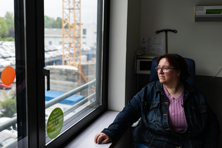 Virginie patiente au centre hospitalier de Valenciennes, dans le Nord, après avoir reçu une injection de Mounjaro, un médicament anti-obésité, le 12 juin 2026