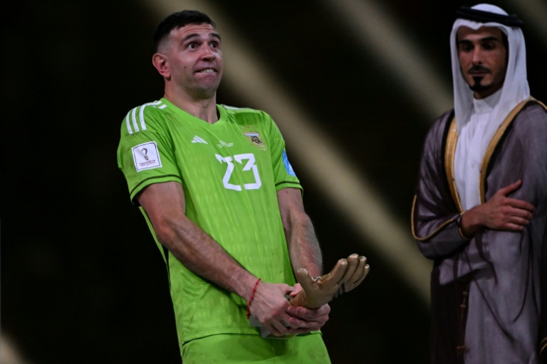 Le gardien Emiliano 'Dibu' Martinez après la victoire en finale du Mondial contre la France, le 18 décembre 2022 à Lusail, au Qatar