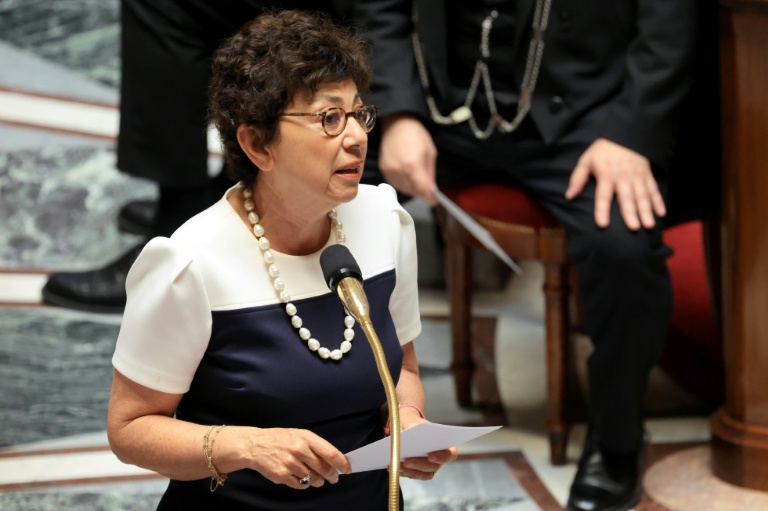 La ministre de la Transition écologique, Monique Barbut, prend la parole lors d'une séance de questions au gouvernement à l'Assemblée nationale, à Paris, le 26 mai 2026