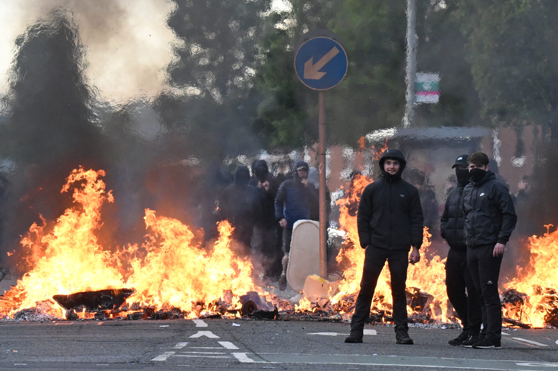 Des violences anti-immigrés ont mis le feu à Belfast en Irlande du nord.