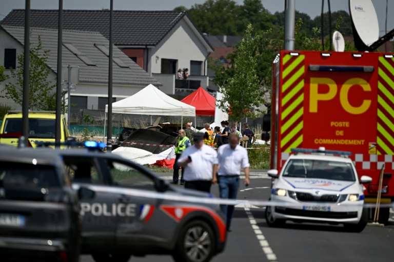 Les forces de l'ordre sur les lieux du crash de l'avion Pilatus PC-6 à Tomblaine, près de Nancy, le 28 juin 2026 en Meurthe-et-Moselle