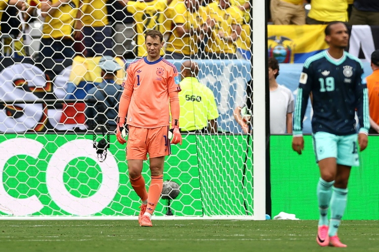 Le gardien de but allemand, Manuel Neuer,  après avoir encaissé le deuxième but de l'Équateur, en Coupe du  monde, à New York, le 25 juin 2026