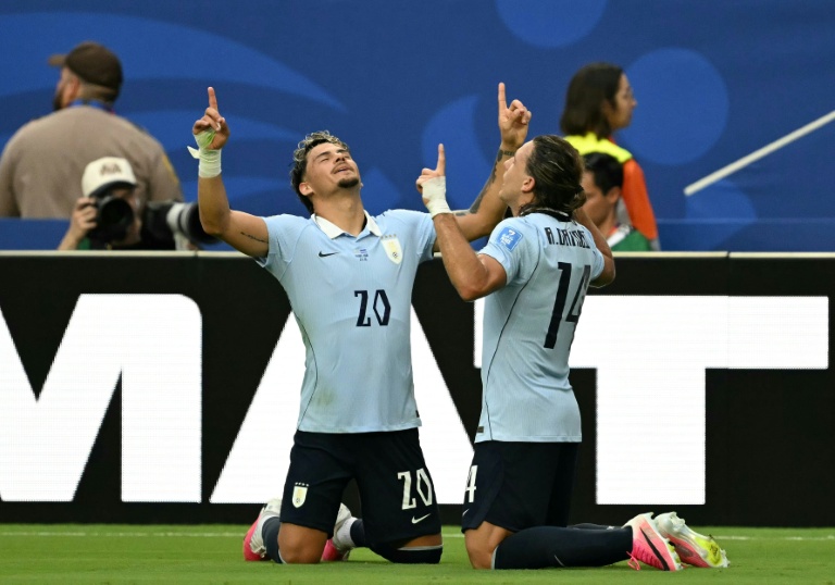 L'attaquant Agustin Canobbio (de dos) et le milieu Maxi Araujo ont inscrit les deux buts de l'Uruguay contre le Cap-Vert le 21 juin 2026 à Miami