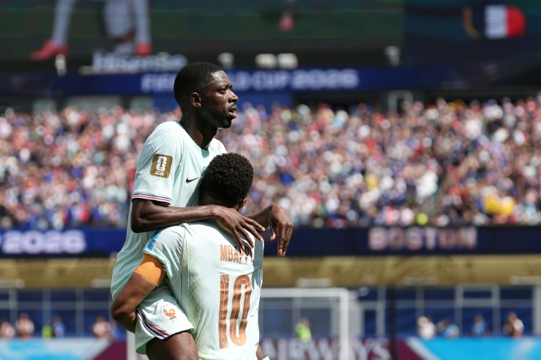 Ousmane Dembélé et Kylian Mbappé lors de la victoire 4-1 contre la Norvège au Mondial, le 26 juin 2026 à Foxborough