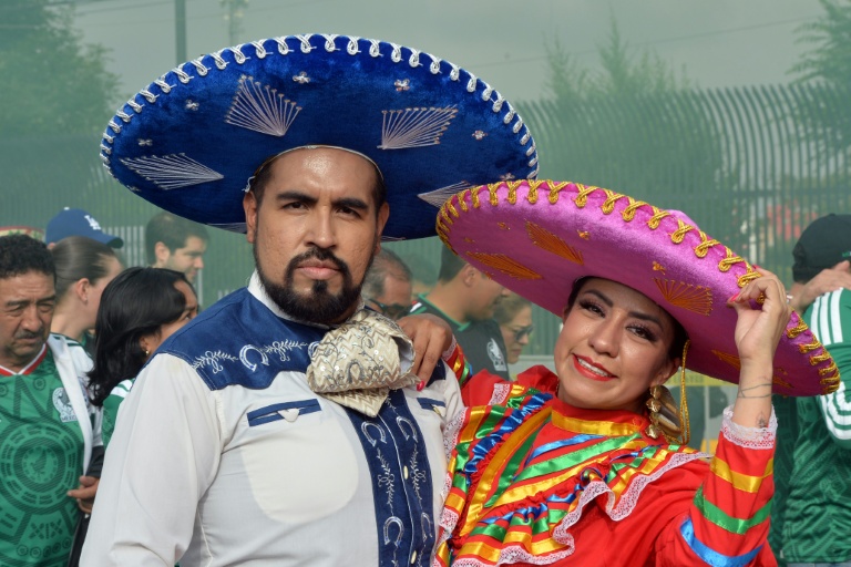 Des supporters mexicains aux abords du stade Azteca avant le match d'ouverture de la Coupe du monde, le 11 juin 2026 à Mexico