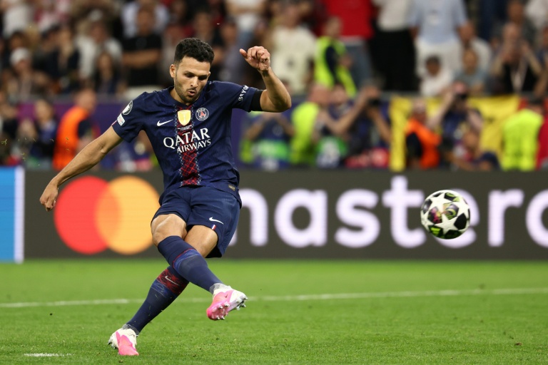 Gonçalo Ramos lors de la séance de tirs au but remportée par le Paris SG contre Arsenal en finale de la Ligue des champions le 30 mai 2026 à la Puskas Arena de Budapest