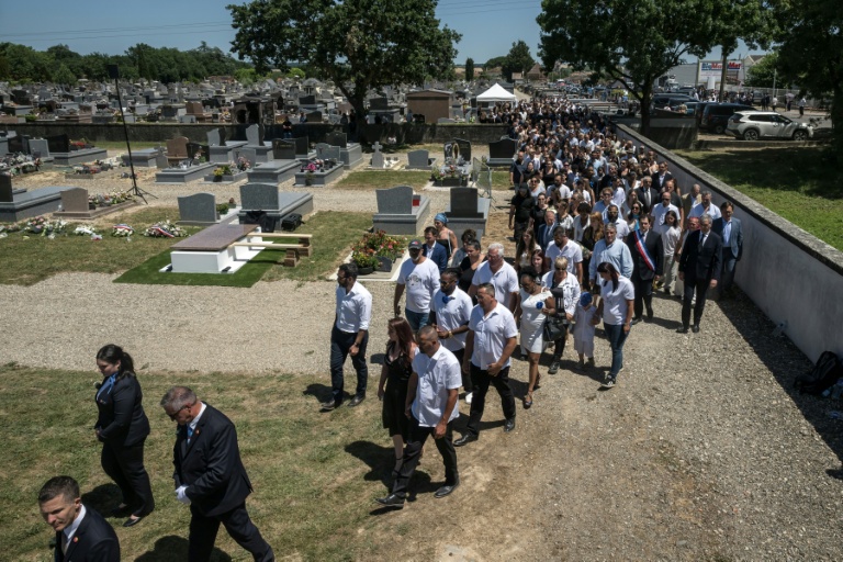 Obsèques de Lyhanna, une fillette de 11 ans, au cimetière de Fleurance, dans le sud-ouest de la France, le 12 juin 2026