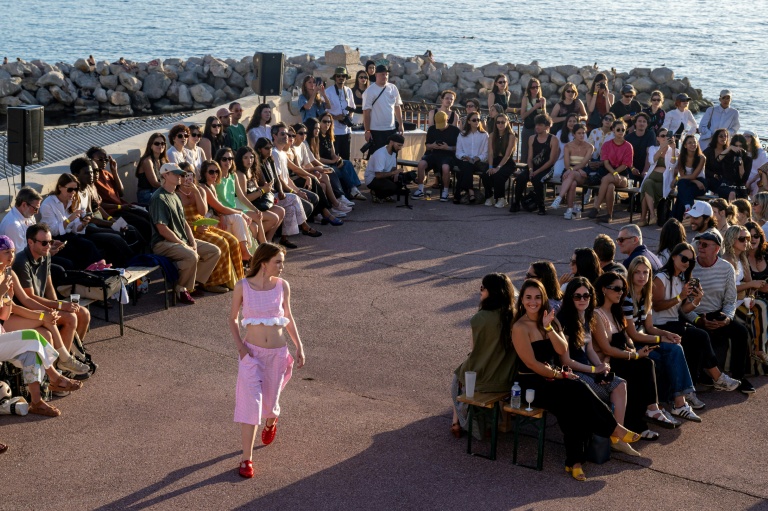 Un défilé de créateurs à la Slow Fashion Week de Marseille, le 8 juin 2026