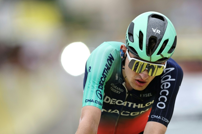 Le jeune Français Paul Seixas au bout de lui-même après la 20e étape du Tour de France entre Le Bourg-d'Oisans et l'Alpe d'Huez le 25 juillet 2026