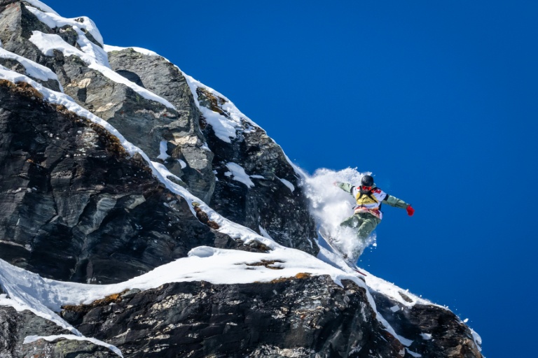 JO-2030 ski snowboard freeride competition