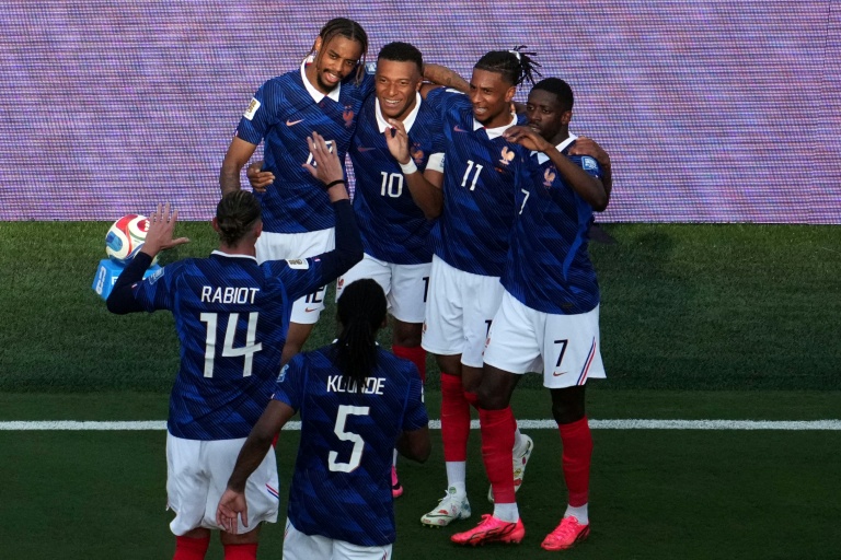L'attaquant des Bleus Kylian Mbappe célèbre son deuxième but inscrit face à la Suède, à East Rutherford près de New York, le 30 juin 2026
