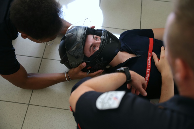 Des pompiers du service d'incendie et de secours (SDIS 77) lors d'un exercice dans la caserne de Ferrières-en-Brie, en Seine-et-Marne, le 10 juillet 2026
