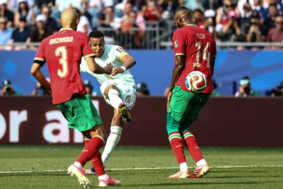 Kylian Mbappe marque contre le Maroc lors du quart de finale du Mondial.