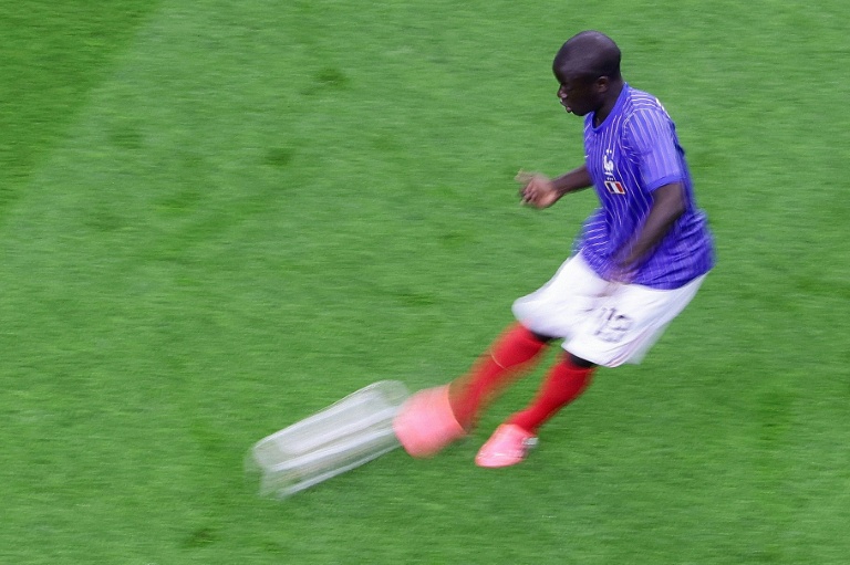 Le milieu expérimenté N'Golo Kanté lors de l'échauffement des Bleus avant la demi-finale du Mondial contre l'Espagne, le 14 juillet 2026 à Dallas