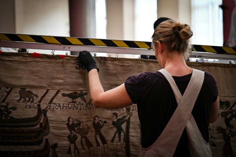 La tapisserie de Bayeux, au musée de la Tapisserie de Bayeux, en France, le 18 septembre 2025