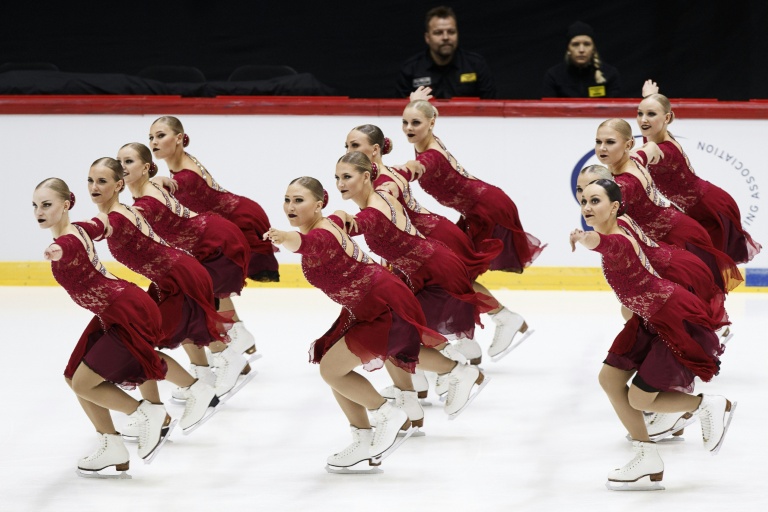 Les Finlandaises de l'équipe Helsinki Rockettes, championnes du monde en titre de patinage synchronisé, le 12 avril 2019 lors des championnats du monde organisés à Helsinki