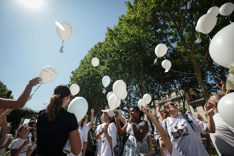 La marche blanche en hommage à Louis, à Carcassonne, samedi 4 juillet 2026