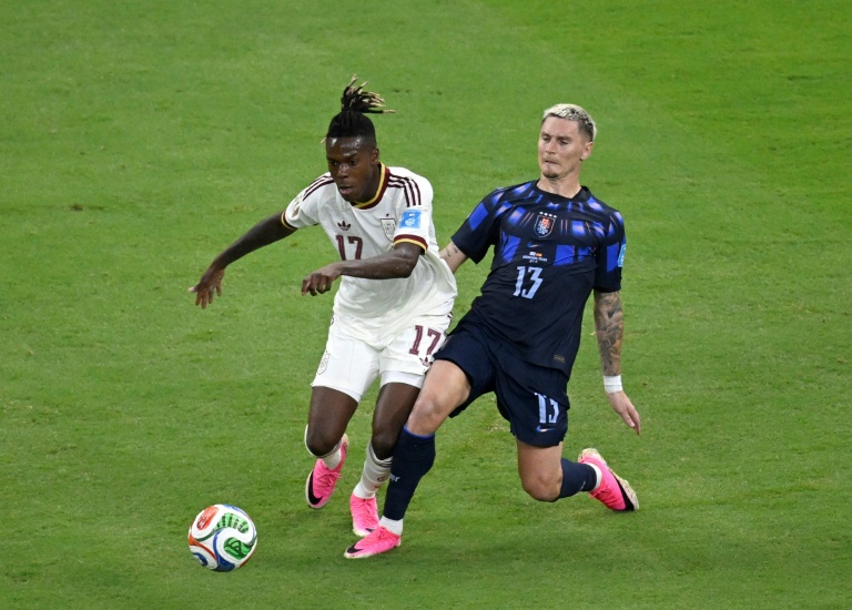 L'attaquant espagnol Nico Williams (g.), pendant le match face à l'Uruguay lors de la Coupe du Monde 2026, à Zapopan (Mexique), le 26 juin 2026
