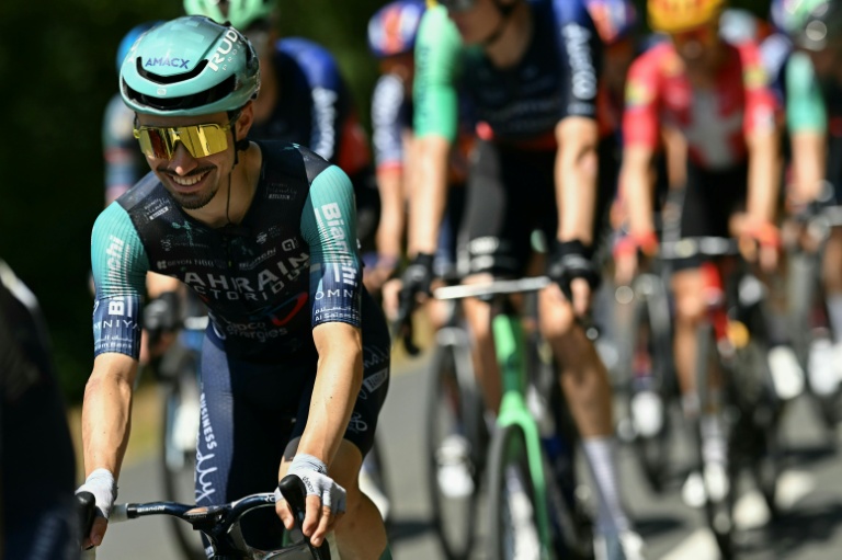 Le grimpeur français Lenny Martinez lors de la 8e étape du Tour de France entre Périgueux et Bergerac, le 11 juillet 2026