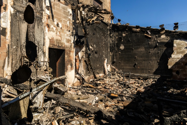 Une maison brûlée à Ille-sur-Têt par un incendie de forêt dans les Pyrénées-Orientales, le 6 juillet 2026