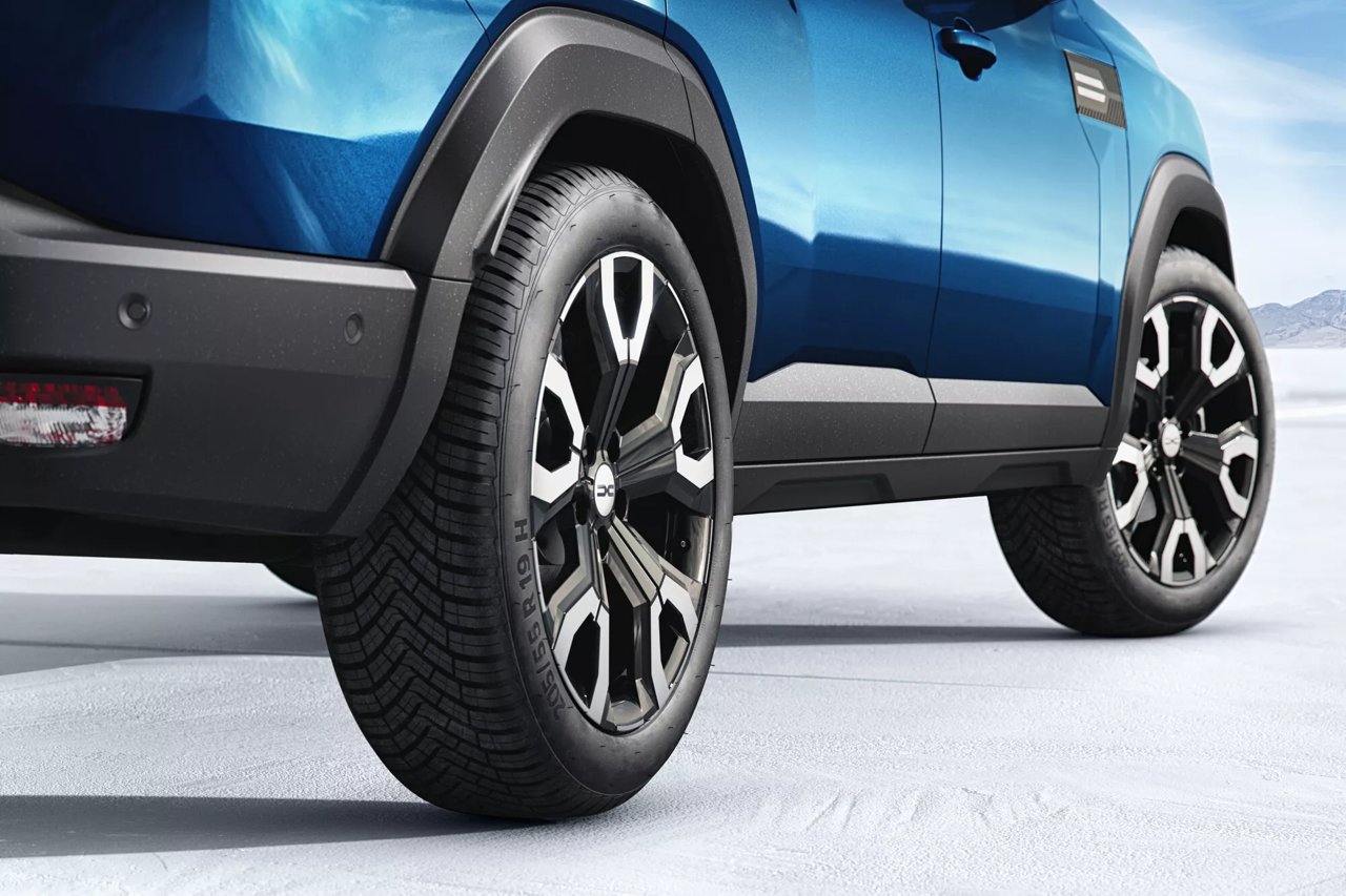 Dacia Bigster hybride de trois-quarts avant, teinte bleue