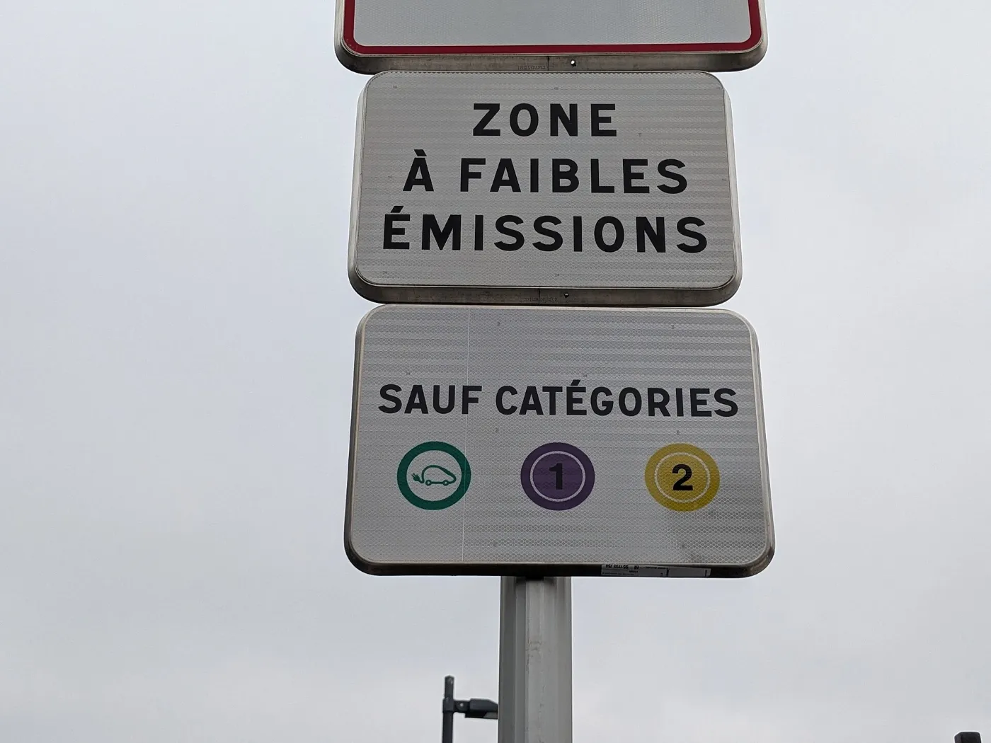 Panneau d’entrée de zone à faibles émissions (ZFE) en France