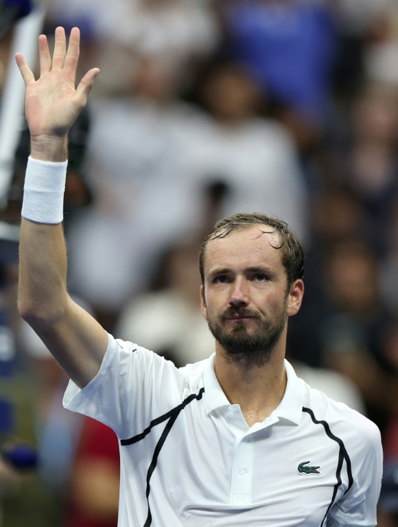 Le Russe Daniil Medvedev célèbre sa victoire contre le Français Hugo Gaston lors de leur match du premier tour de l'US Open 2026, le 30 août 2026, à New York