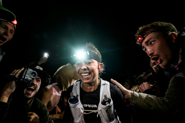 La Française Blandine L'Hirondel lors de l'Ultra-Trail du Mont-Blanc (UTMB) au départ de Chamonix dans la nuit du 28 au 29 août 2026