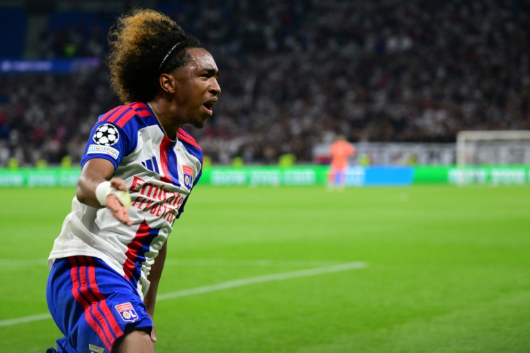 Malick Fofana vient de réduire le score contre Fenerbahce en barrage retour de Ligue des champions le 26 août 2026 au Groupama Stadium à Décines-Charpieu dans l'agglomération lyonnaise