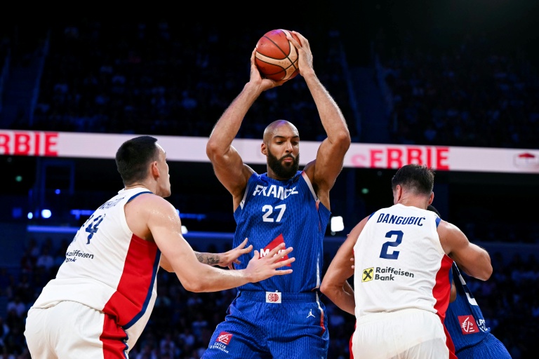 L'intérieur de l'équipe de France  Rudy Gobert au cours du match amical contre la Serbie le 23 août 2026 à Orléans