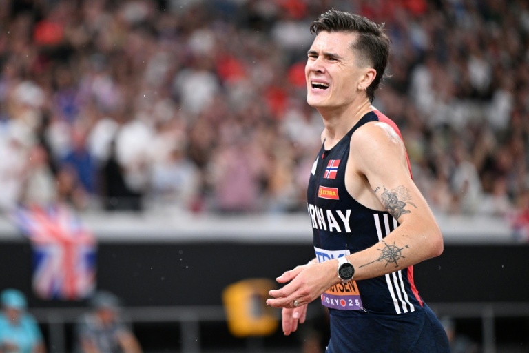 Le Norvégien Jakob Ingebrigtsen lors du 5.000 m des Mondiaux, le 21 septembre 2025 à Tokyo