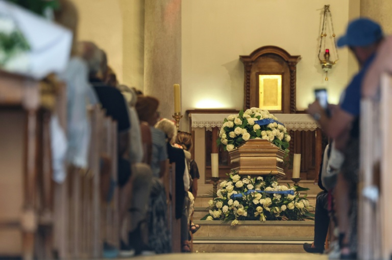 Les funérailles du défunt journaliste et animateur de radio Philippe Bouvard à l'église Notre-Dame-de-Bon-Voyage, à Cannes, le 31 août 2026