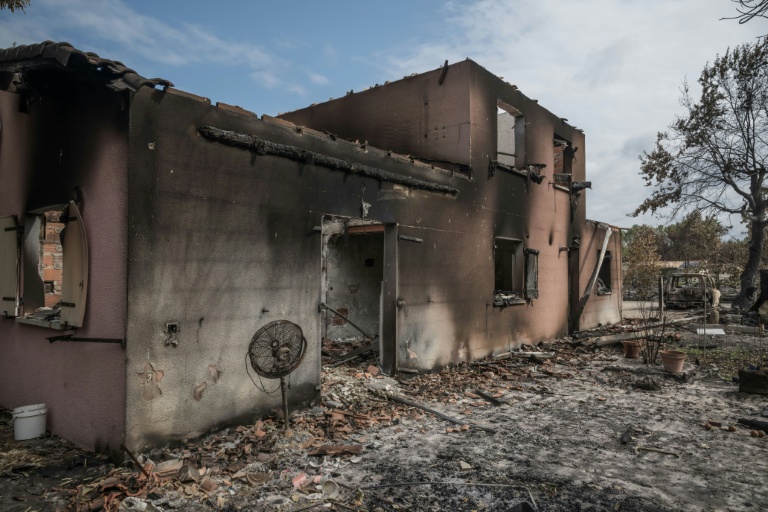 Une maison détruite dans l'incendie qui a ravagé la commune de Le Porge, en Gironde, le 31 juillet 2026