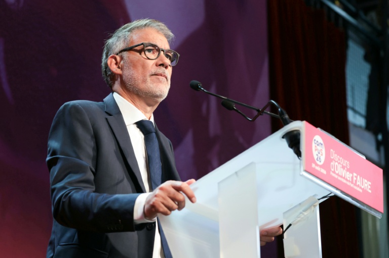 Le premier secrétaire du Parti socialiste, Olivier Faures s'exprime lors de l'université d'été de son  parti, le 29 août 2026 à Blois