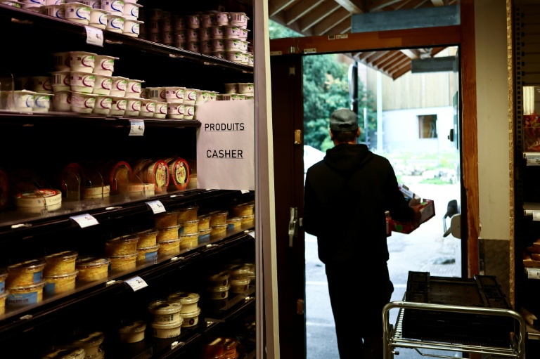 Un supermarché casher dans la station des Deux Alpes, en Isère, le 19 août 2026