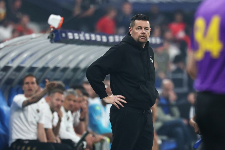L'ancien entraîneur de Lens, le Français Pierre Sage aujourd'hui à Crystal Palace en Premier League, photographié le 22 mai 2026 au Stade de France à Paris