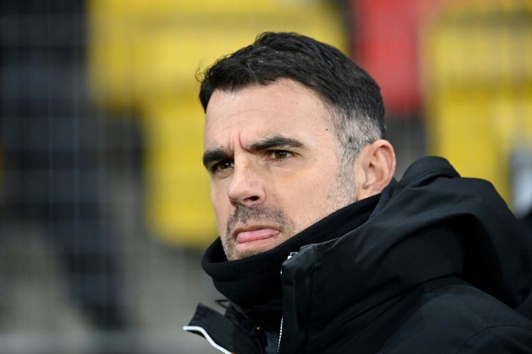 L'entraîneur portugais du Mans Patrick Videira dans le stade  Marie-Marvingt, le 11 janvier 2026 au Mans en France