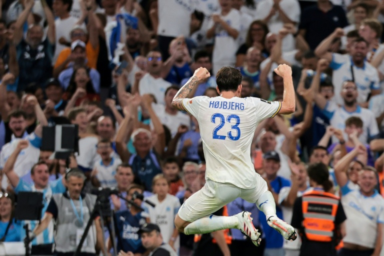 La joie de Pierre-Emile Hojbjerg, buteur lors du match d'ouverture de la 1re journée de Ligue 1 entre l'Olympique de Marseille et Strasbourg au stade Vélodrome le 21 août 2026