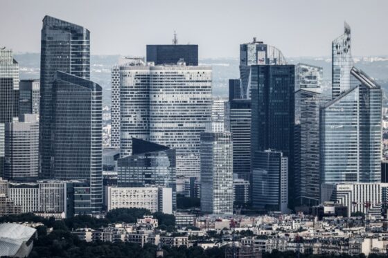Vue des gratte-ciels de La Défense, haut lieu du street art.