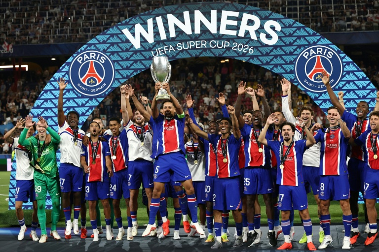 Double champions d'Europe en titre, les Parisiens ont soulevé leur premier trophée de la saison le 12 août 2026 à Salzbourg en remportant la Supercoupe d'Europe contre Aston Villa