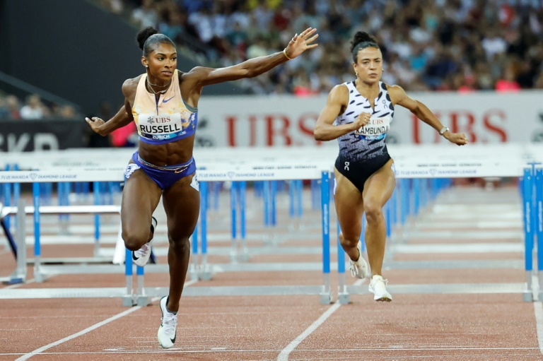 L'Américaine Masai Russell, nouvelle détentrice du record du monde du 100 m haies, à l'arrivée de sa course au meeting de Zurich (Suisse) le 27 août 2026