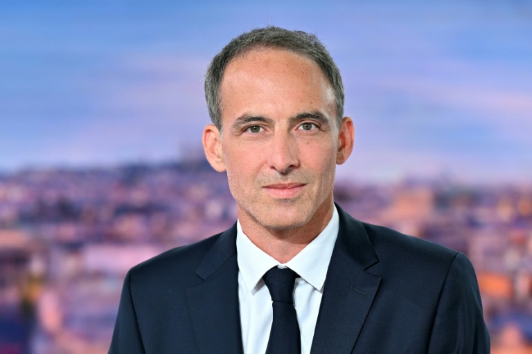 Le leader de Place publique Raphaël Glucksmann sur TF1 le 23 août 2026, à Boulogne-Billancourt, dans les Hauts-de-Seine