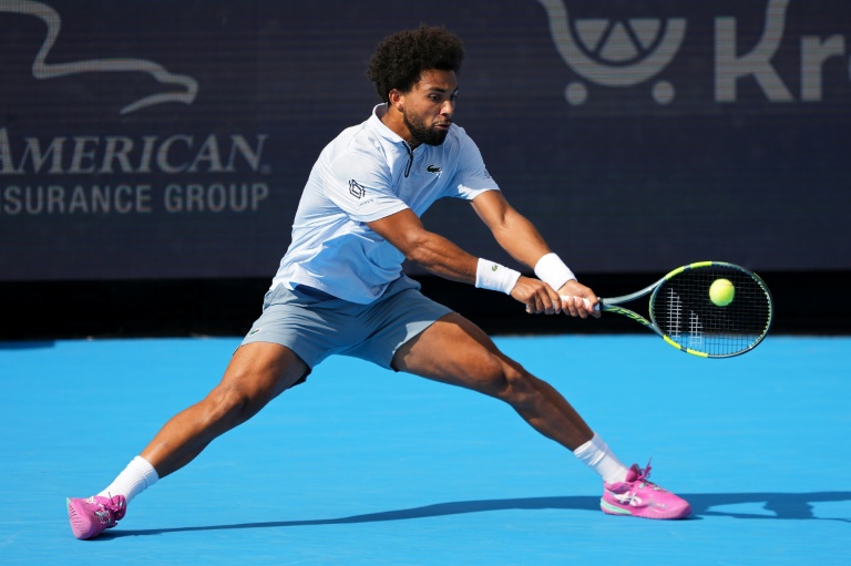 Arthur Fils en action lors d'un match de tennis à Cincinnati.