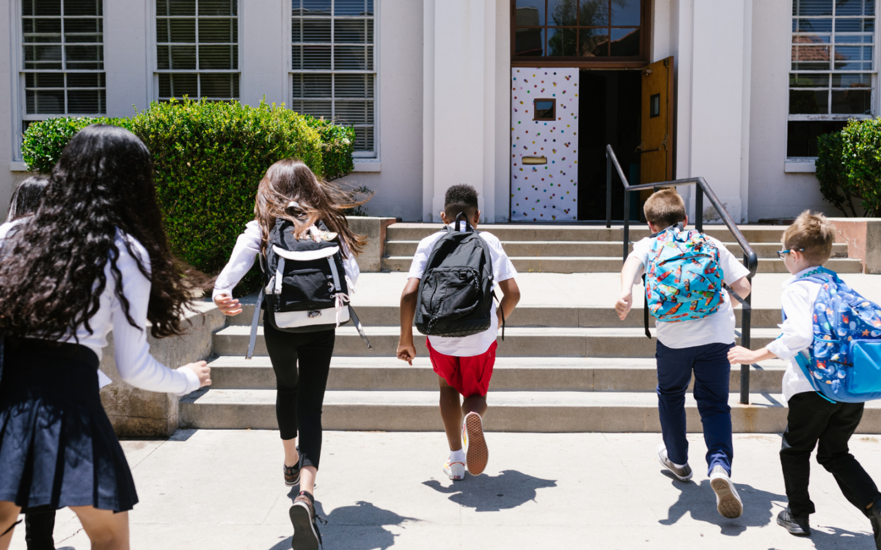Rentrée scolaire 2026 : la folle rumeur d’un report sur TikTok