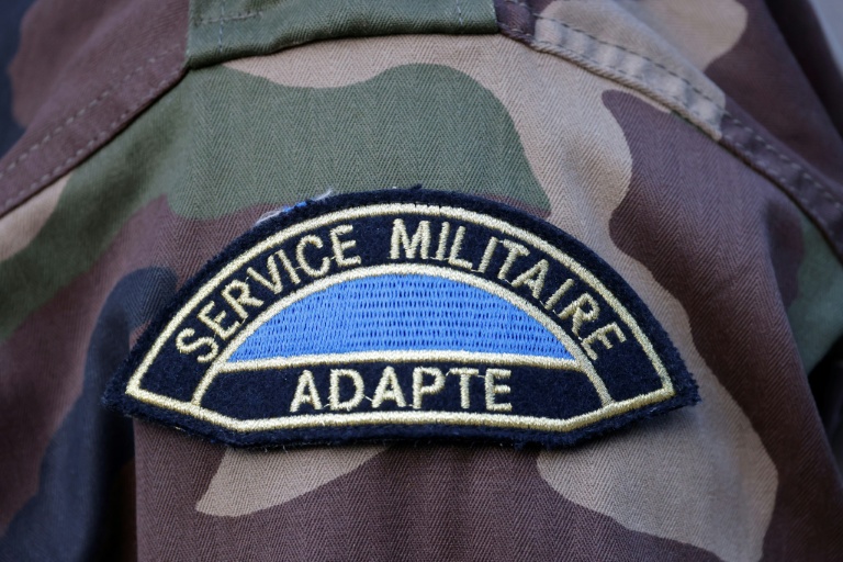 L'objectif est d'intégrer 10.000 jeunes par an en 2030, puis 42.500 en 2035 pour atteindre un total de 50.000 par an en cumulant avec les personnes qui font déjà le service militaire volontaire (SMV) et le service militaire adapté (SMA)